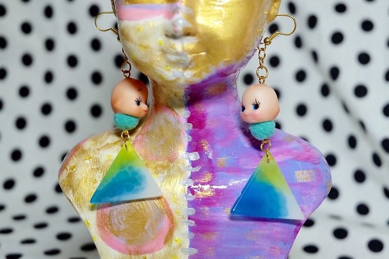 Remade Kewpie Dolls/ doll earrings/Playful decoration/handmade/vintage doll/Kawa - ต่างหู - พลาสติก สีเขียว