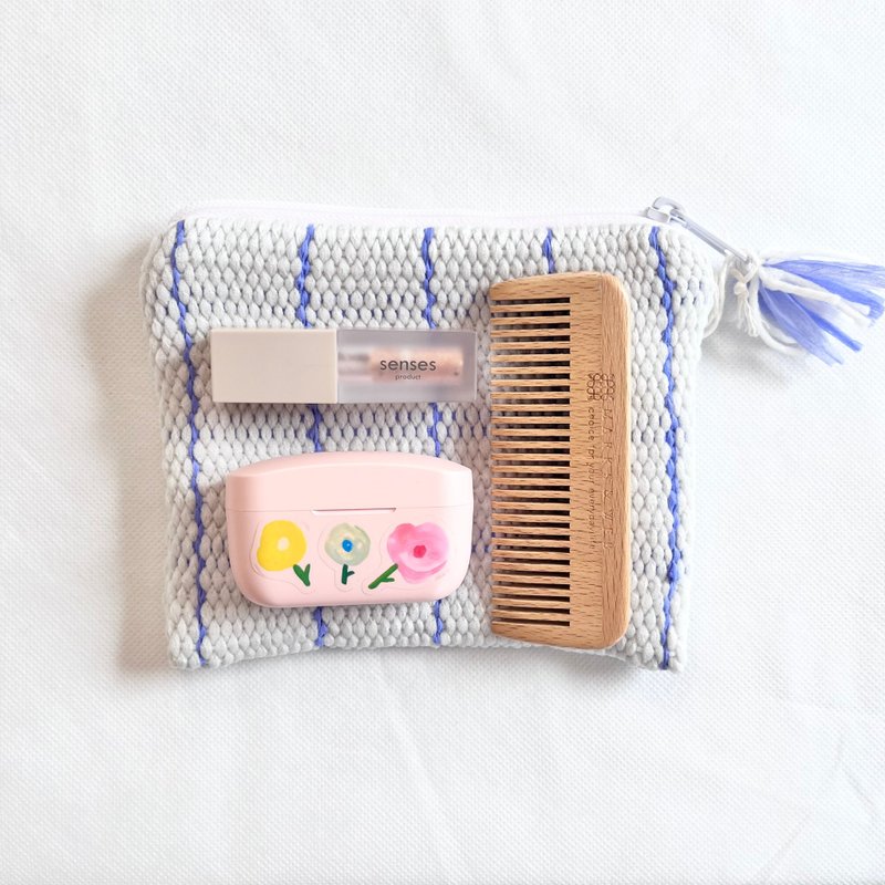 Hand-woven fabric flat pouch/white and blue check - กระเป๋าเครื่องสำอาง - เส้นใยสังเคราะห์ ขาว