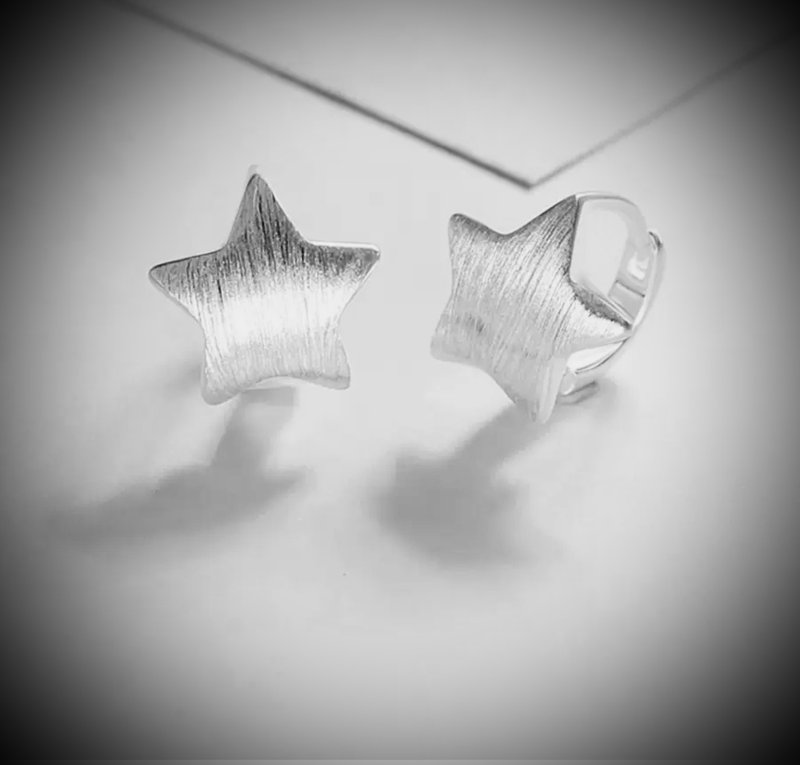 C&W s925 sterling silver brushed metal design frosted matte Silver three-dimensional star fashion earrings - Earrings & Clip-ons - Sterling Silver Silver