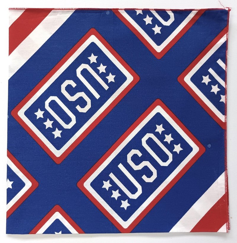 Red White Blue Bandana, 21 x 21 inches, Vintage USO United Service Organizatio - 絲巾 - 棉．麻 紅色