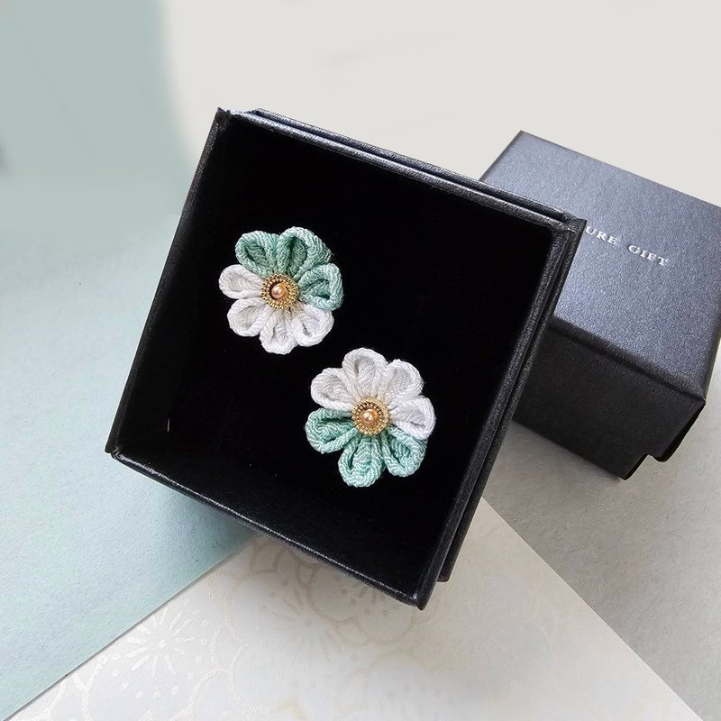 Mint/Tsumami accessories - ต่างหู - ผ้าฝ้าย/ผ้าลินิน สีเขียว