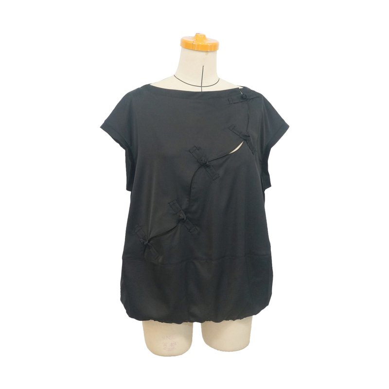 Aman No.116 全面啟動陀螺套裝組 黑色落肩上衣 軟布盤釦版 - 女上衣/長袖上衣 - 其他材質 