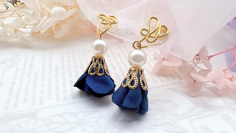 | Sapphire Princess | Earrings Pearl Tassel Painless Patent Clip-On Dangle Earrings - ต่างหู - วัสดุอื่นๆ สีน้ำเงิน