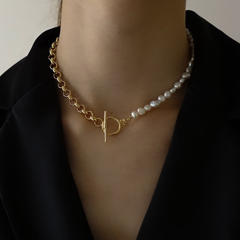 Kate Pearl Necklace Pearl + Chain Collarbone Necklace/ Bronze plated Copper/Freshwater Pearl/OT Buckle/Metal Chain - Necklaces - Pearl Gold