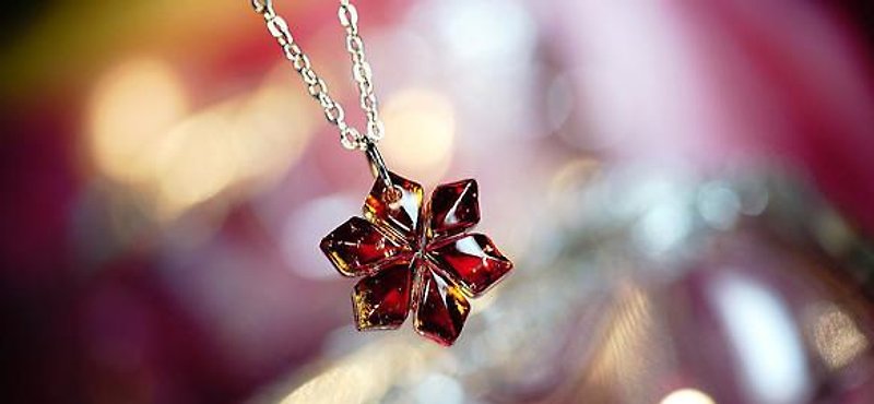 [Made to order] Wine red flowers - Necklaces - Glass Red