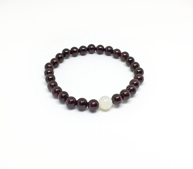 New Year's gift good luck small things moonlight lover. Moonstone Red Stone - Bracelets - Gemstone 
