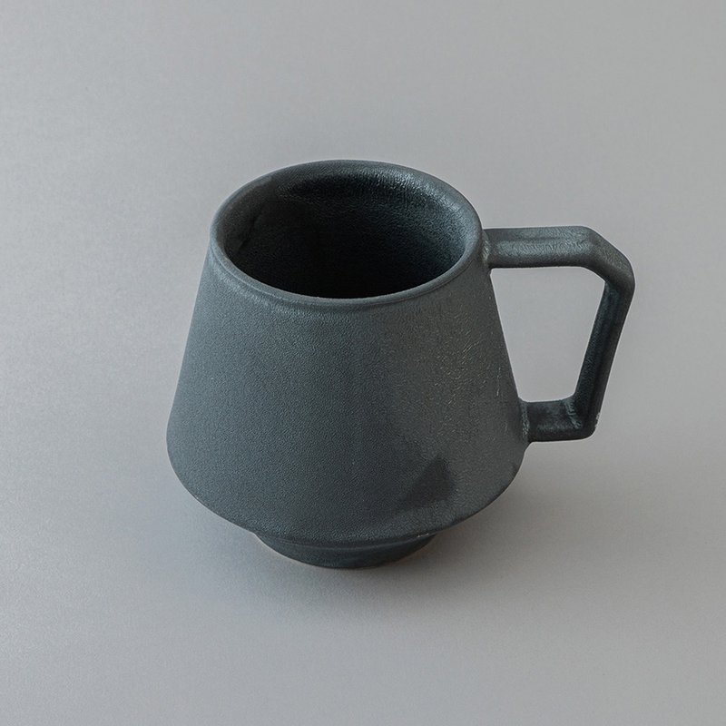 Japan 39arita Japan-made Arita ceramic mug-500ml-Black Tianmu - Mugs - Pottery Black