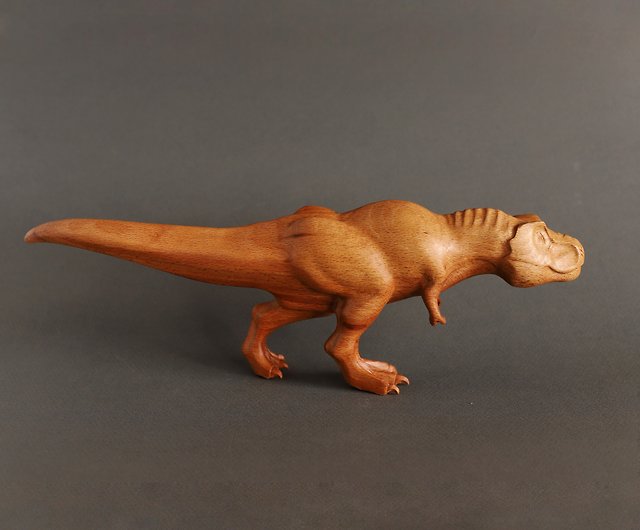 シナ材を使って彫刻しました木彫り彫刻　木造　木製　恐竜ティラノサウルス　置物　インテリア
