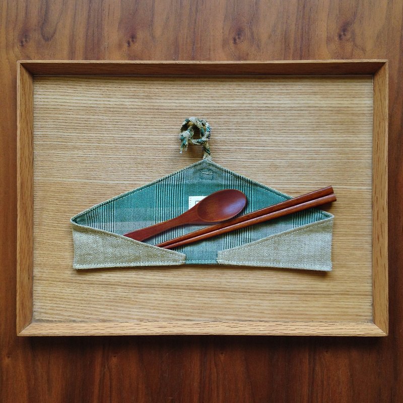 "Daily" tableware cloth | with chopsticks and spoons | handmade linen | linen + gray and green - อื่นๆ - ผ้าฝ้าย/ผ้าลินิน สีกากี