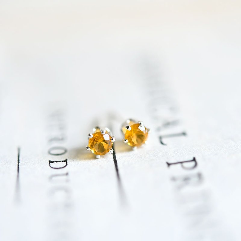 Gold Citrine stud earrings 4mm 11 May birthstone to symbolize the hope prosperity and wealth and good luck Stone fraternity - Earrings & Clip-ons - Gemstone 