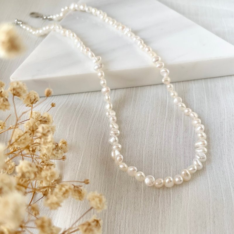 Backlit Baroque Natural Pearl Necklace - สร้อยคอ - ไข่มุก 