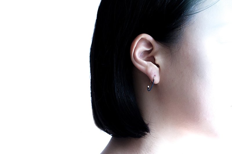 小耳環 925純銀~ 日本線材 | 永續飾物 - 耳環/耳夾 - 絲．絹 黑色