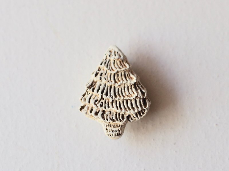 fir tree broach - Brooches - Pottery White