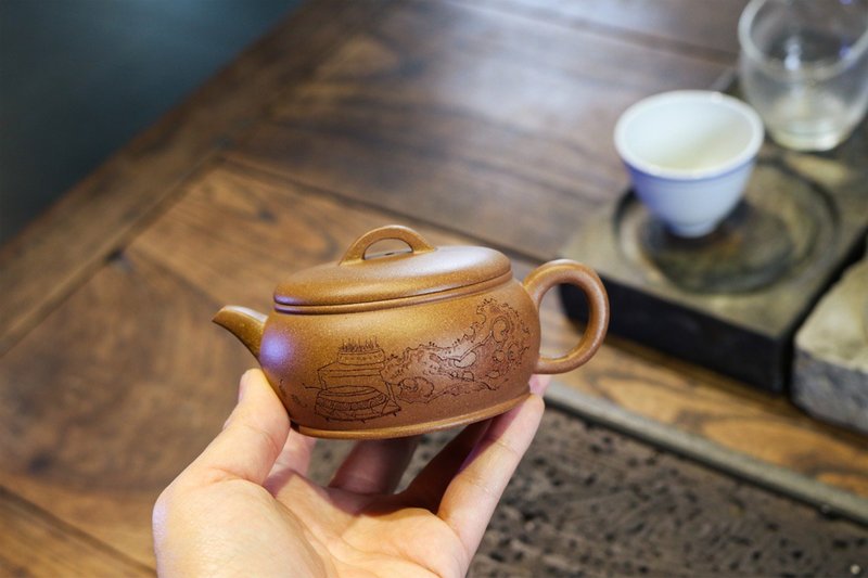 送禮紫砂壺茶壺雅颂 老段泥  老段泥 140ml 刘素素作品  此壶口盖 - 茶壺/茶杯/茶具 - 陶 灰色