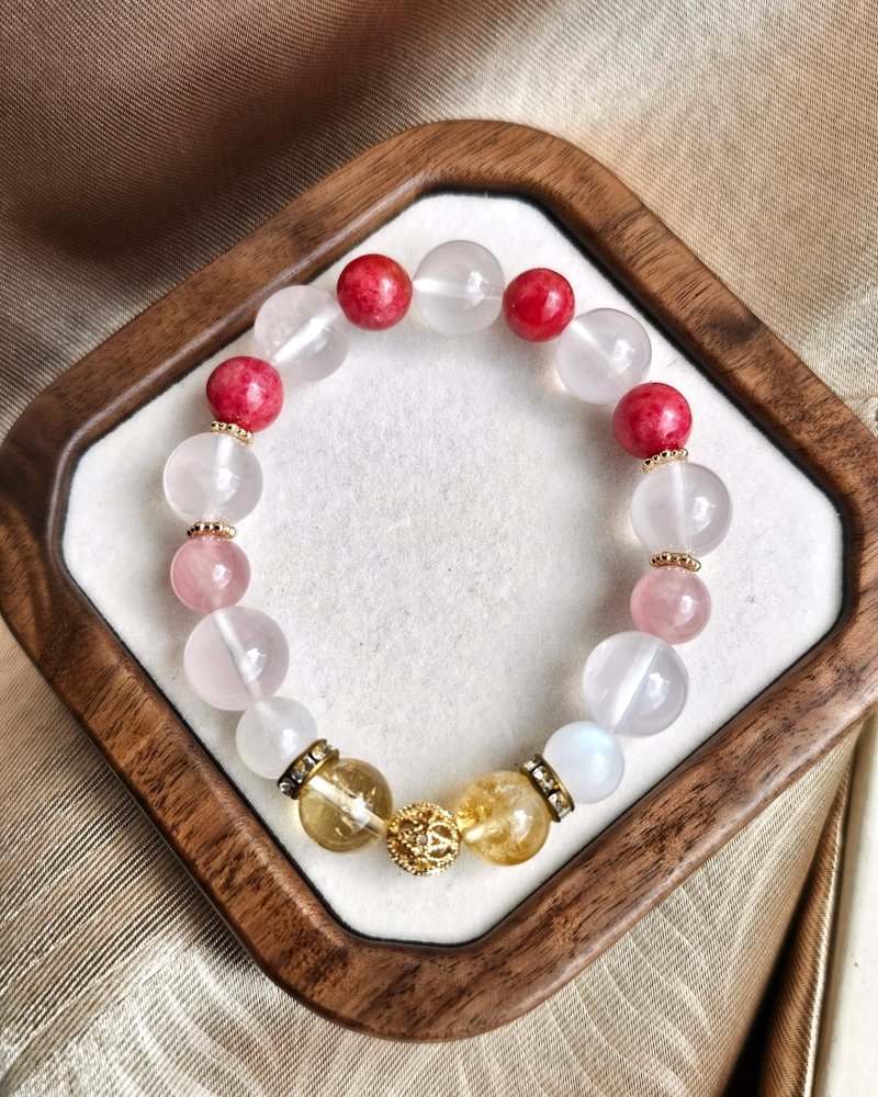 AgIo. Moonstone/Rhodonite/Rose Quartz/Citrine. Designer bracelet - สร้อยข้อมือ - คริสตัล สึชมพู