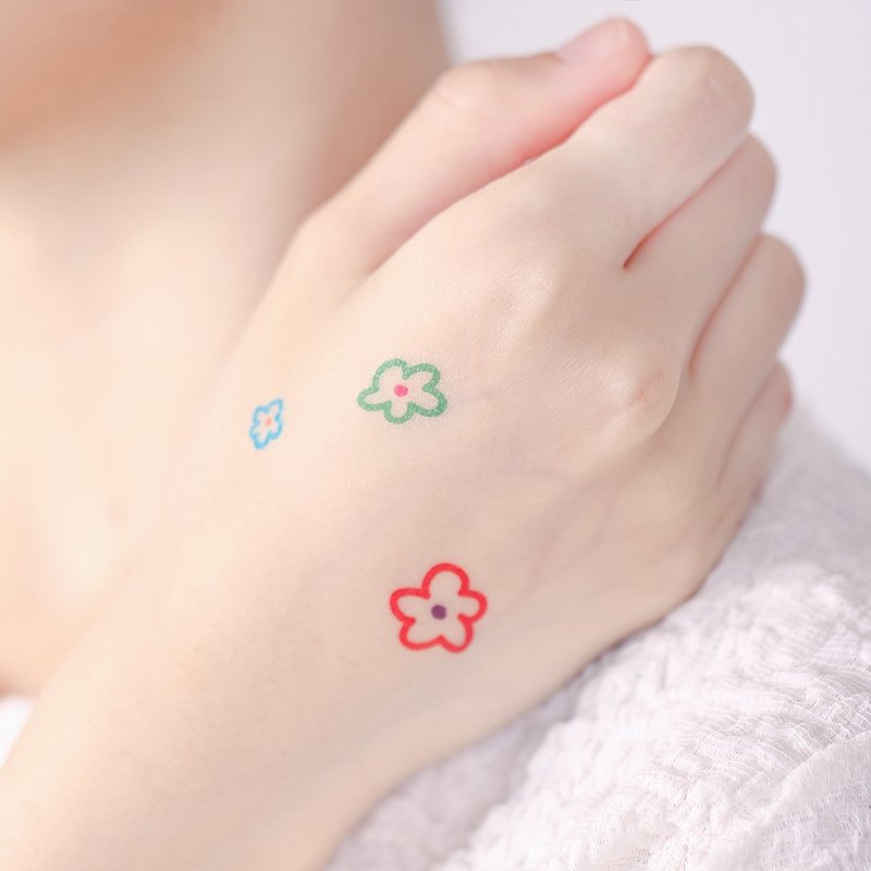 Tattoo stickers - cute little flowers 2pcs - สติ๊กเกอร์แทททู - กระดาษ หลากหลายสี