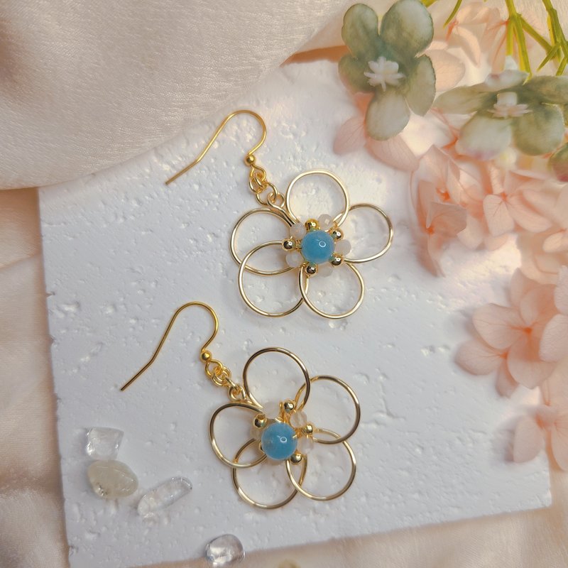 Blue Moon Wreath - Handmade Wire-Wrapped Earrings │ A Calming De-Stresser - ต่างหู - เครื่องประดับพลอย สีน้ำเงิน