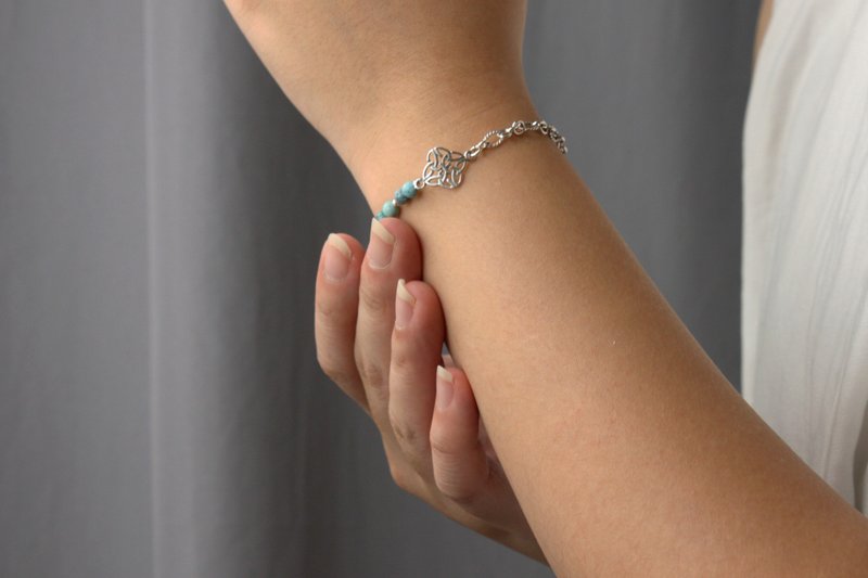 Turquoise Green | Mineral Color // Turquoise Natural Stone Design Sterling Silver Bracelet // Turquoise - Bracelets - Gemstone Silver