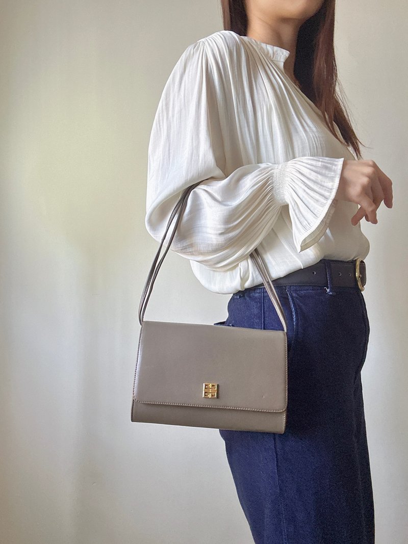 中古正品 Givenchy 紀梵希 卡其色 真皮 小包 斜背包 腋下包 - 側背包/斜背包 - 真皮 卡其色