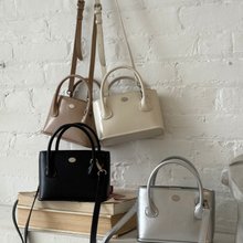 ☆韓国の人気☆【THE ALLY】☆バッグ☆sunny medium ba.g☆ Korea The Ally | Sunny bag 써니백| Patent leather texture