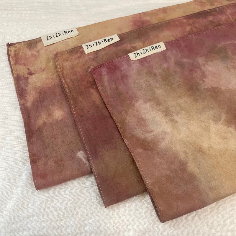【ZhiZhiRen】Natural plant dyed square towel | Small square - handkerchief - madder hand dyed - Handkerchiefs & Pocket Squares - Cotton & Hemp Multicolor