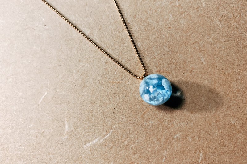 Retro sky Bronze balls chain - Necklaces - Resin Blue