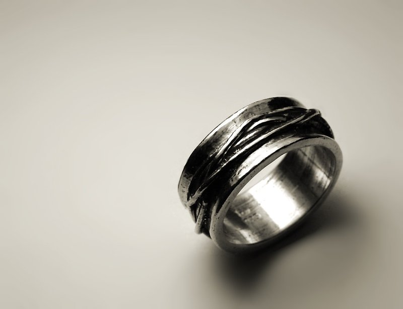 內凹編織線條銀戒指 - 戒指 - 其他金屬 銀色