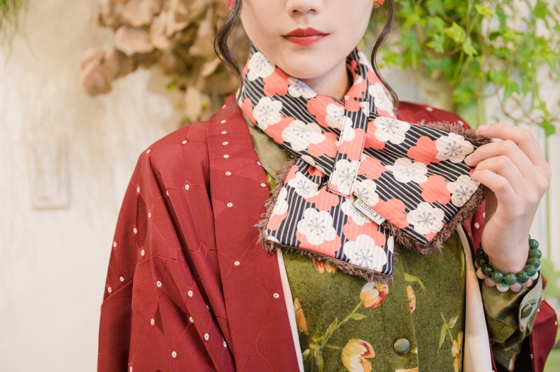 [Plum blossom red dill] short wool scarf - Knit Scarves & Wraps - Polyester Red