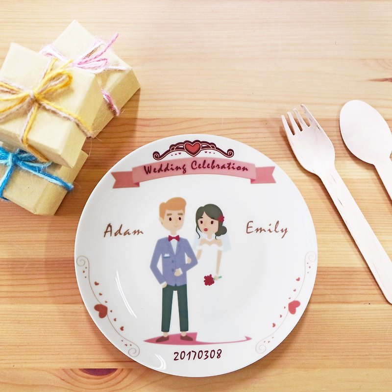 Customized gift-white wedding bone china plate with plate holder wedding souvenirs - ของวางตกแต่ง - เครื่องลายคราม 
