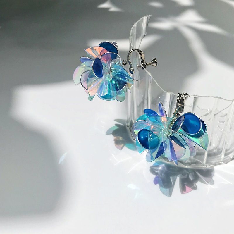 <Hydrangea. Blue Style> Hand-designed resin earrings/earring/accessories - ต่างหู - วัสดุอื่นๆ สีน้ำเงิน