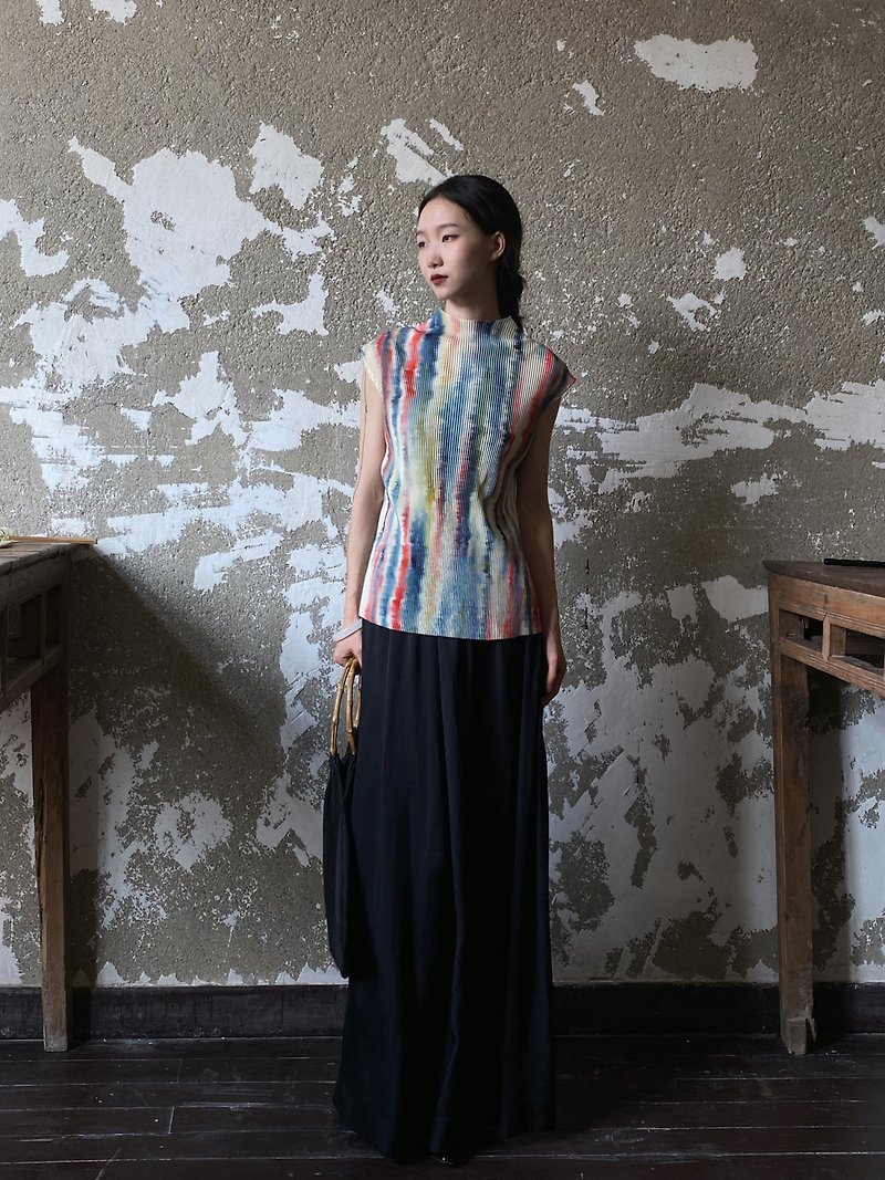New Chinese style Miyake pleated elastic vest - Women's Tops - Other Materials Multicolor