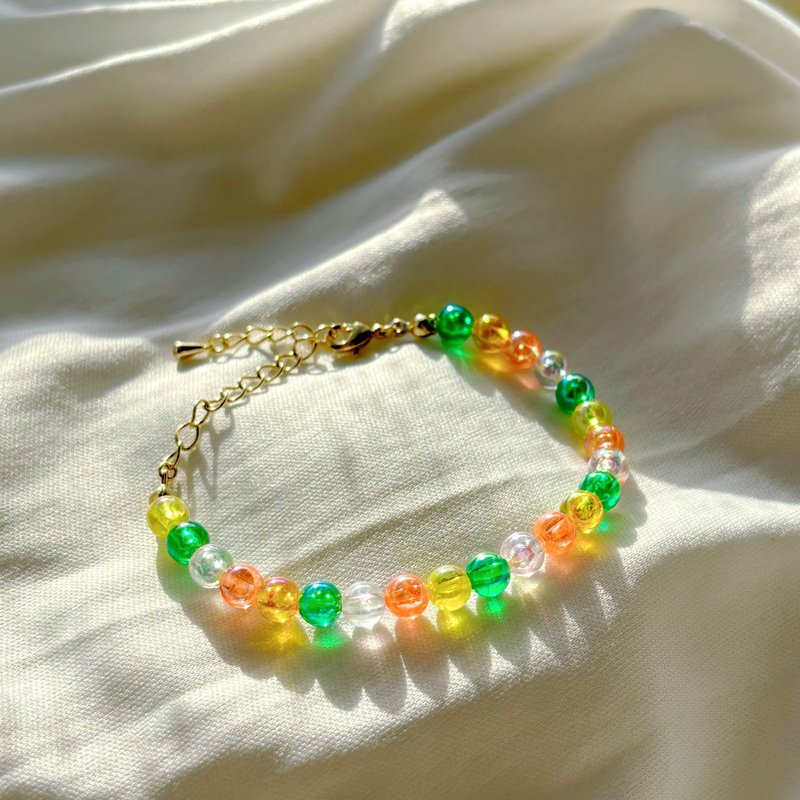 idyllic summer bracelet • Beaded bracelet dopamine color contrasting summer wear - สร้อยข้อมือ - ทองแดงทองเหลือง สีส้ม