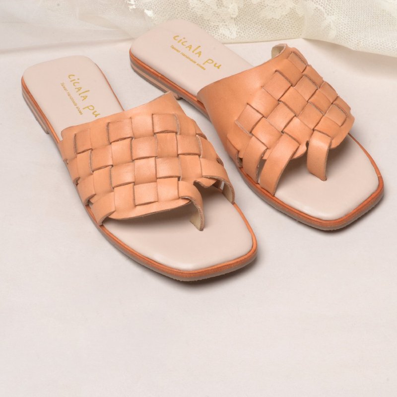 7913 Brown Thong Handwoven Sandals - รองเท้าบัลเลต์ - หนังแท้ สีนำ้ตาล