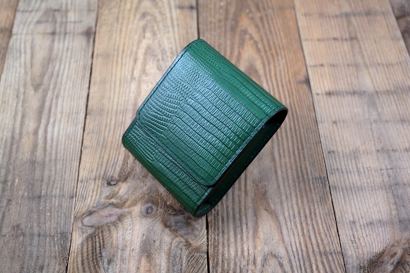 APEE leather handmade ~ cigarette box ~ lizard skin pattern grass green - Other - Genuine Leather Green