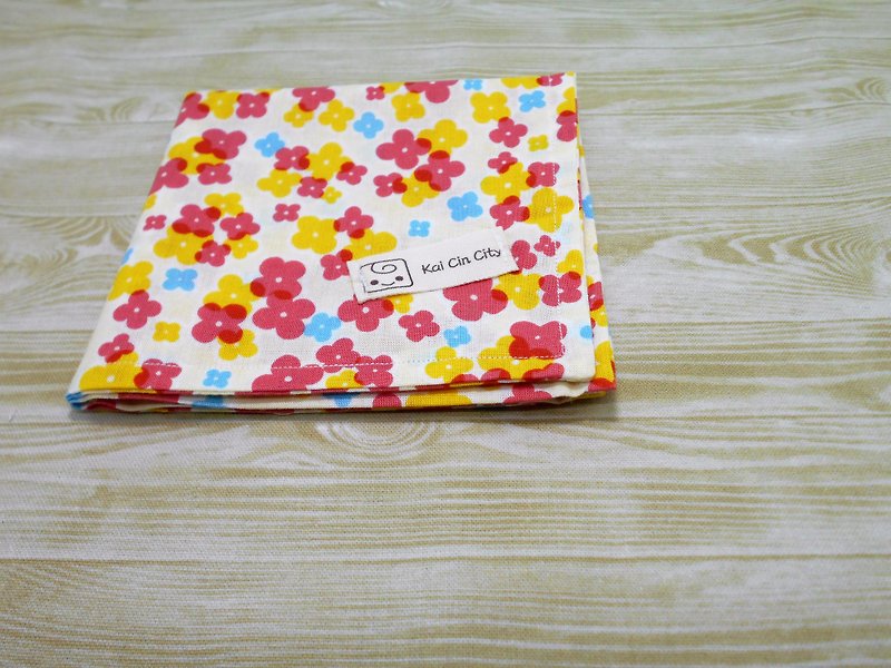 北歐花卉系列-pedicel series (淡黃底)：日本100%純棉雙層棉質手帕. 限量商品. - 其他 - 棉．麻 黃色