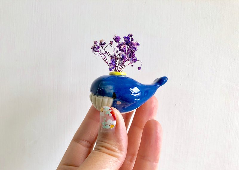 小鯨魚迷你花瓶 - 花瓶/花器 - 陶 藍色