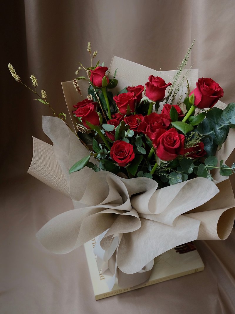 Rose Classic Unbeaten Red Rose Bouquet Proposal Bouquet Flowers—Delivery to Shuangbei Area Only