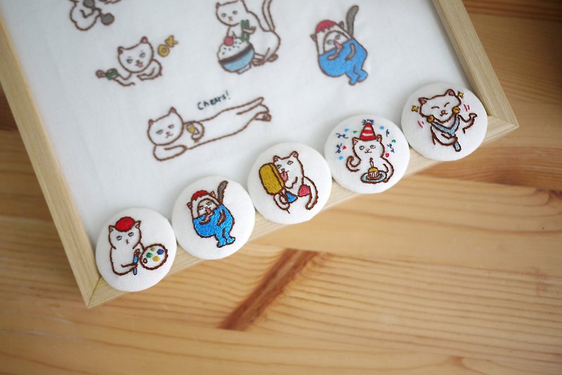 World-weary cat series bag buckle pin / hair tie - Badges & Pins - Thread 