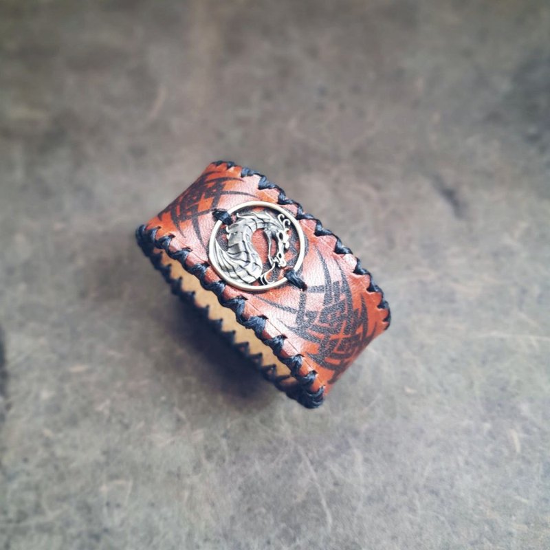 Dragon Strength Leather Cuff - Bold Tribal Wristband - 手鍊/手環 - 真皮 咖啡色