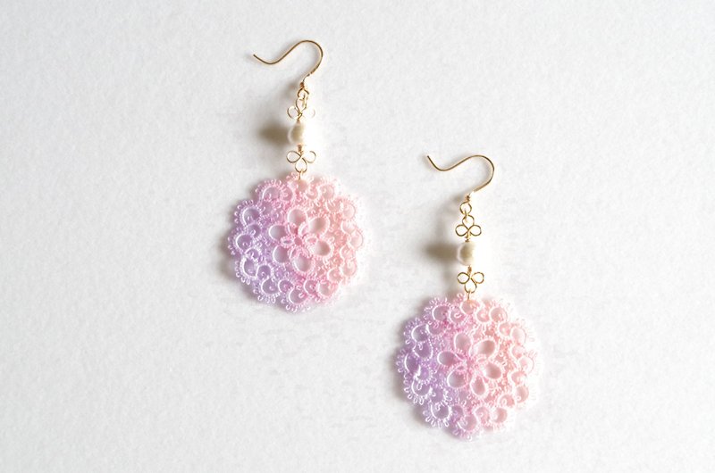 Hand-dyed tatting lace and cotton pearl earrings, Akebono - Earrings & Clip-ons - Cotton & Hemp Pink