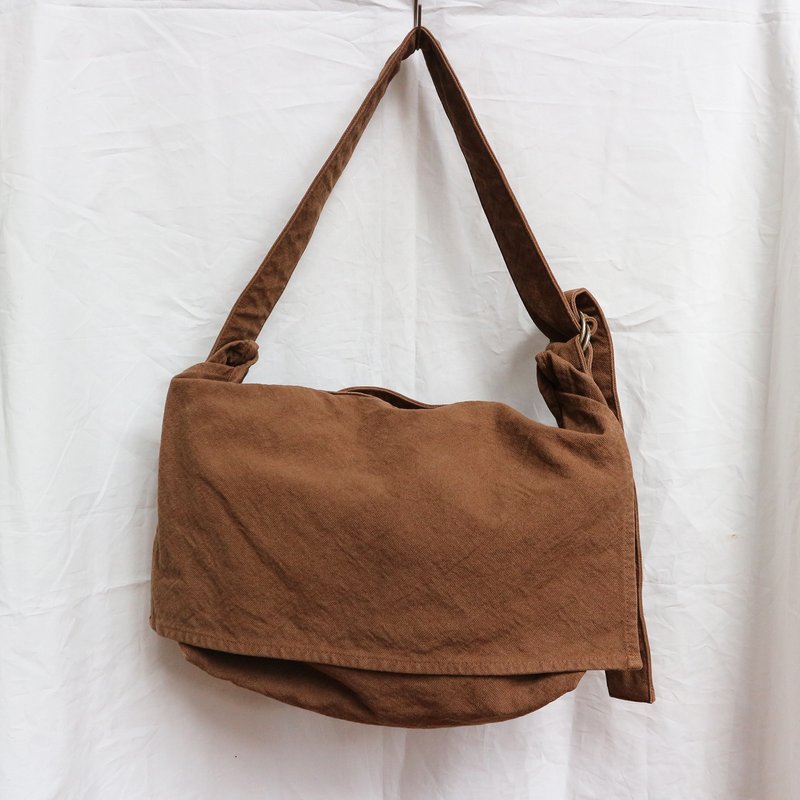 NEW 2WAY Messenger Bag L [2024 Fall/Winter Limited Color: Chocolate] (VC-6L) - Messenger Bags & Sling Bags - Cotton & Hemp Brown