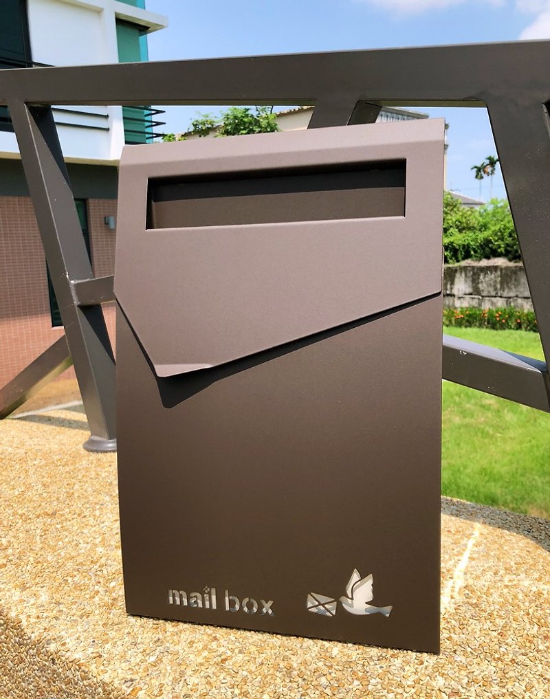 The top style Stainless Steel design mailbox combines durability and exquisiteness - ตกแต่งผนัง - โลหะ สีนำ้ตาล