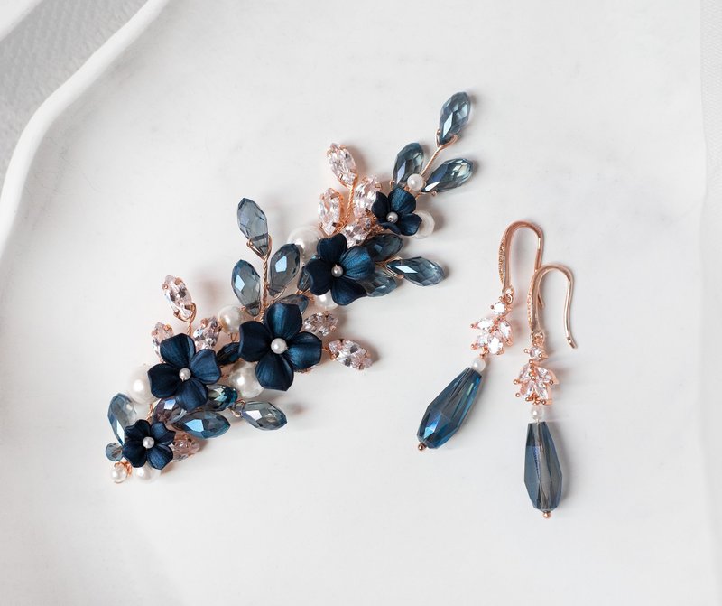 Navy blue floral hair piece and earrings for bride, Flower bridal hairclip - 髮圈/髮夾 - 黏土 藍色