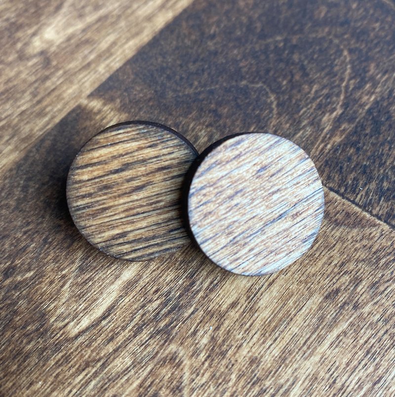 Round Wooden Earrings, Light Wooden Earrings, size 2 cm. - ต่างหู - ไม้ หลากหลายสี