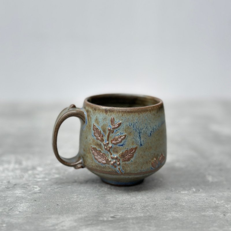 泥繪咖啡樹灰藍釉小陶杯 - 咖啡杯/馬克杯 - 陶 藍色