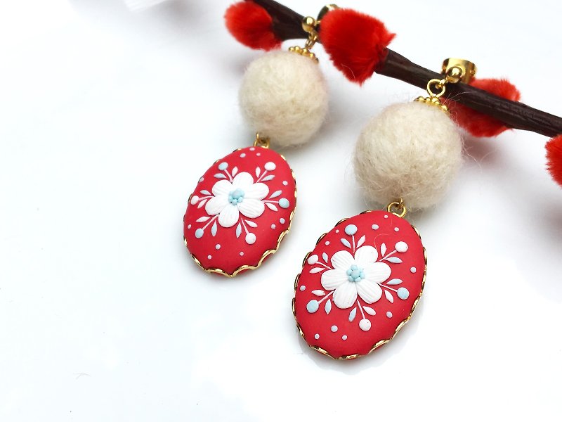 Polymer clay Jewlery of handmade earrings - Red and White flower  | FIFI CLAY - Earrings & Clip-ons - Clay Red