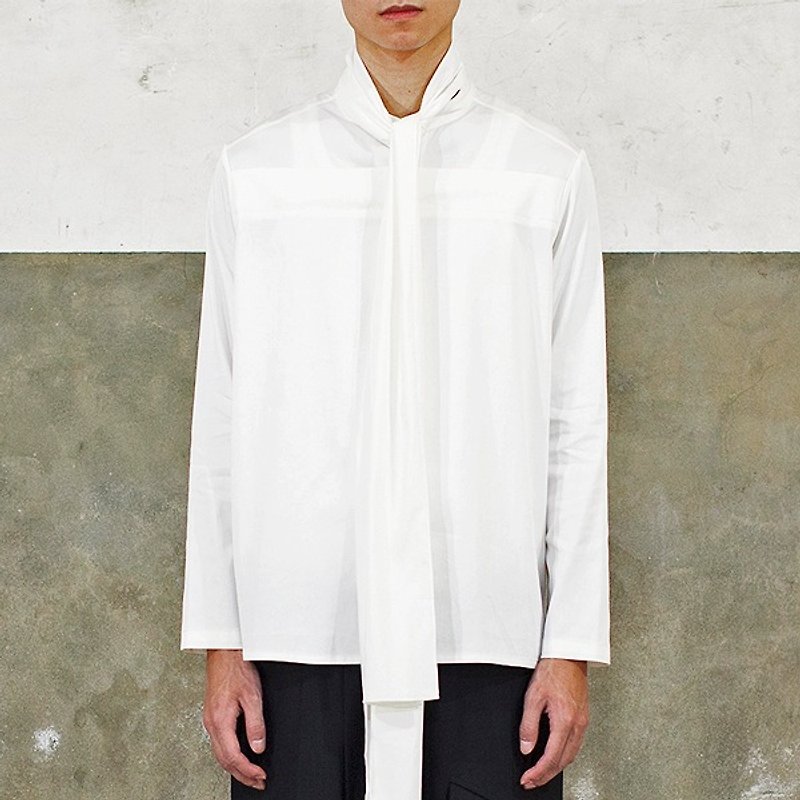 白色圍巾長袖襯衫 - シャツ メンズ - コットン・麻 ホワイト
