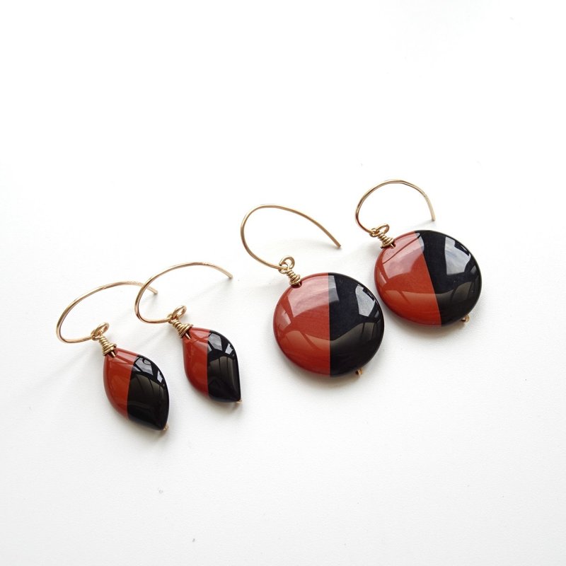 Art Deco Black Onyx and Red Jasper Leaf, Disc Shaped 14Kgf Drop Earrings - ต่างหู - เครื่องประดับพลอย สีแดง