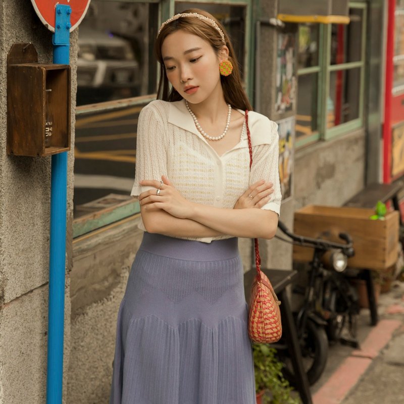 AtV Selected l European greasy translucent shirt _2 color - เสื้อกั๊กผู้หญิง - วัสดุอื่นๆ 