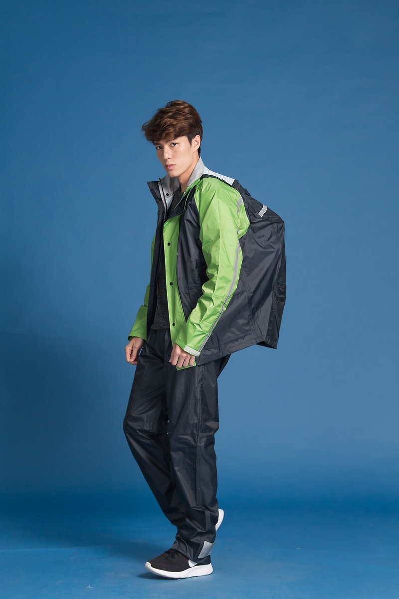 Peak Backpack Two-Piece Raincoat - Grass Green/Dark Blue - ร่ม - วัสดุกันนำ้ สีเขียว